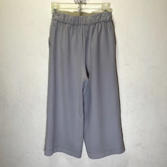 Lululemon Noir Crop Silverscreen Size 4